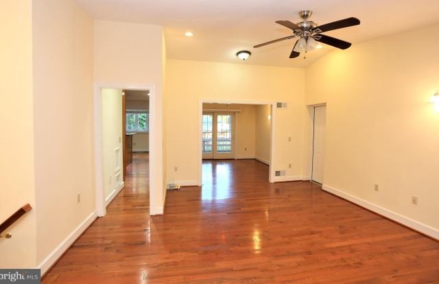 9705 FERNWOOD Road Gallery 3