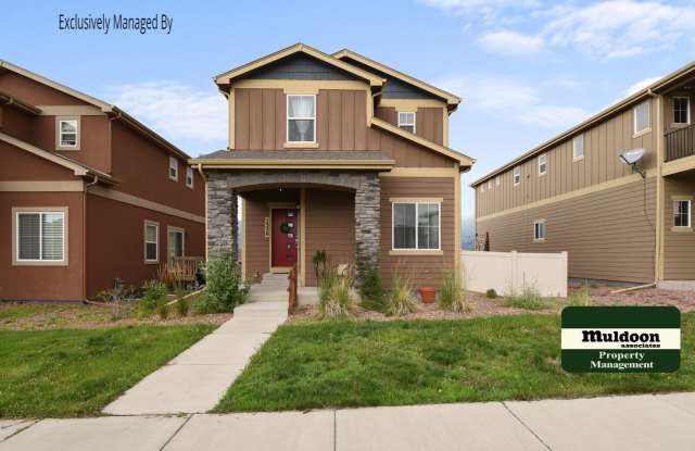 Very Nice Three Bedroom Home with a Loft and Pet Friendly!! photos photos