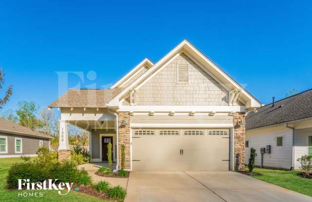 1300 Shades Terrace photos photos