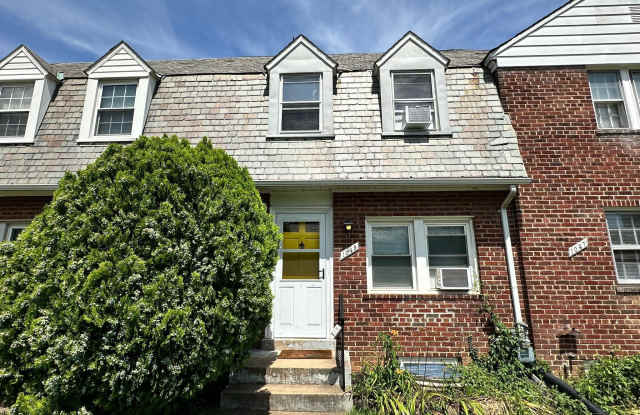 1049 N MONROE Street photos photos