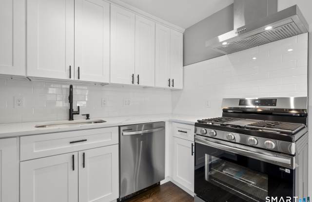 105 Richmond Hill Avenue photos photos