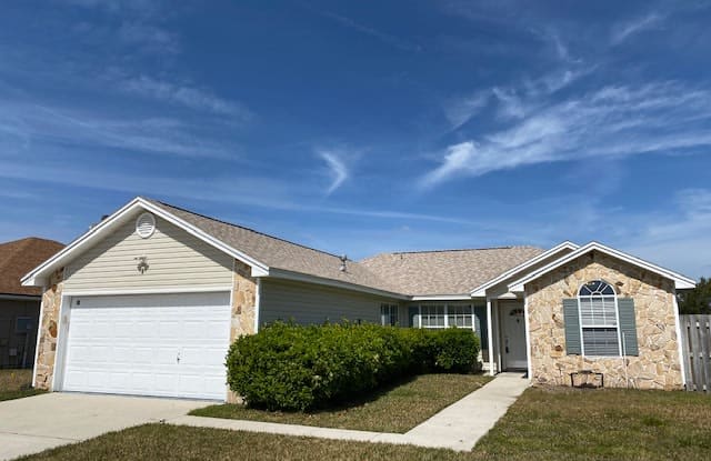 11307 Hendon Dr - 11307 Hendon Drive, Jacksonville, FL 32246