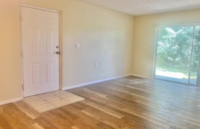 1200 LAKE VICTORIA Drive Gallery 2