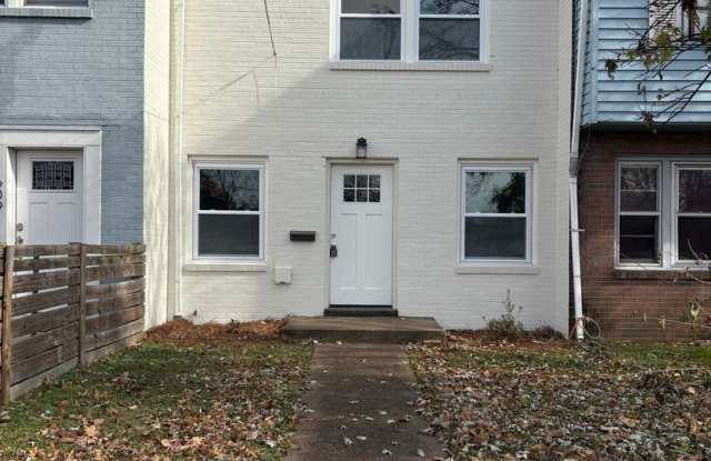2 Bedroom Across From McFerrin Park - 607 Lischey Avenue, Nashville, TN 37207