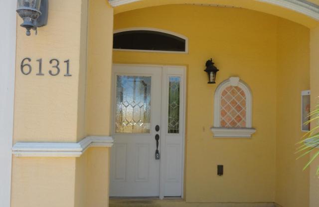 6131 Ridgewood Avenue Gallery 2