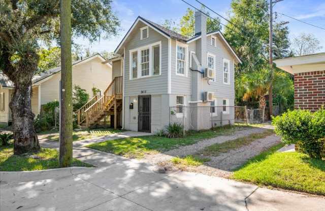 3-Bedroom, 2 Bathroom Home with Fenced Yard – Pet-Friendly! Near Daffin Park! Gallery 1
