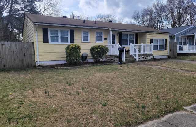 Gorgeous 4 Bedroom Home with Large Fenced Backyard photos photos Gorgeous 4 Bedroom Home with Large Fenced Backyard photos photos