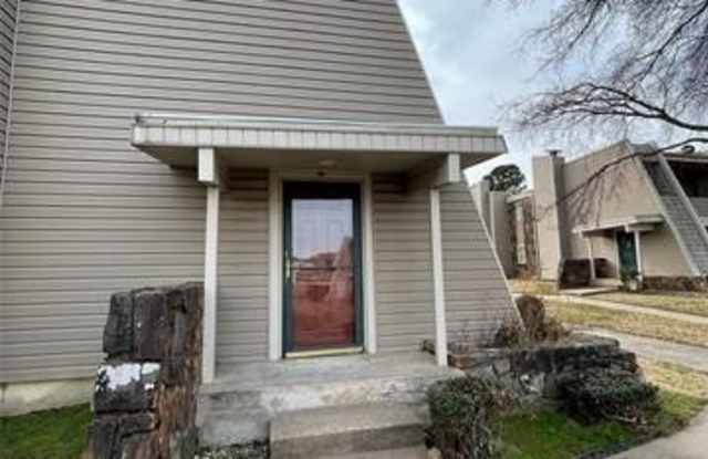 7333 S Yale Avenue Gallery 3