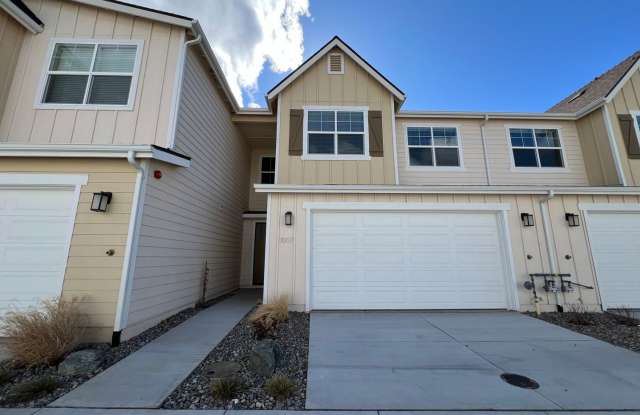 Modern! 3/2.5/2 Townhome in Minden photos photos