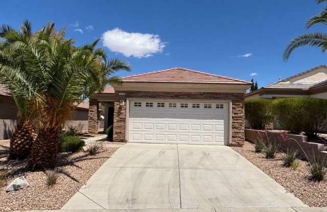 Charming 2-Bed Retreat with Covered Patio in Solera 55+ photos photos