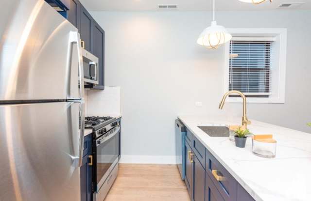 4403 N Seeley Gallery 2