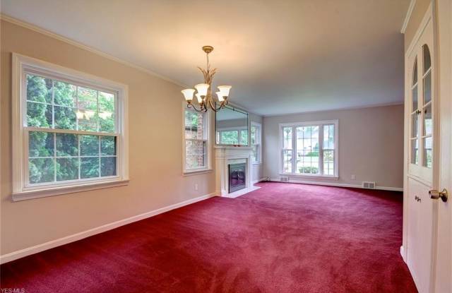 19132 Coffinberry Blvd Gallery 4