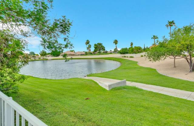 Beautiful 3 bedroom, 2 bath in great Mesa location! photos photos