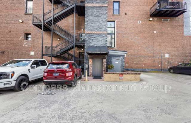 220 W Jackson Ave, 205 Gallery 3