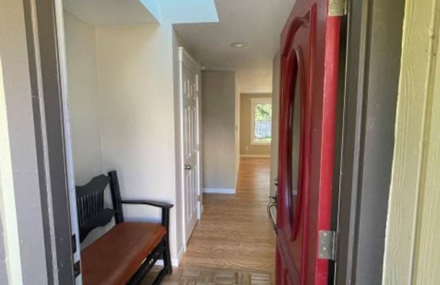 3bd/2ba Bothell House Gallery 2