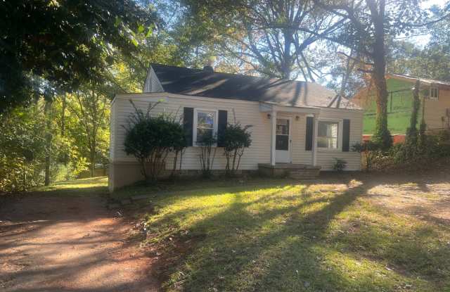Charming 2 bedroom, 1 bathroom Home Located in the Desirable Greenville, SC Area! photos photos