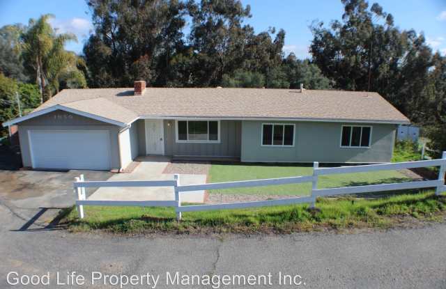 1050 Metcalf St - 1050 Metcalf Street, Escondido, CA 92026