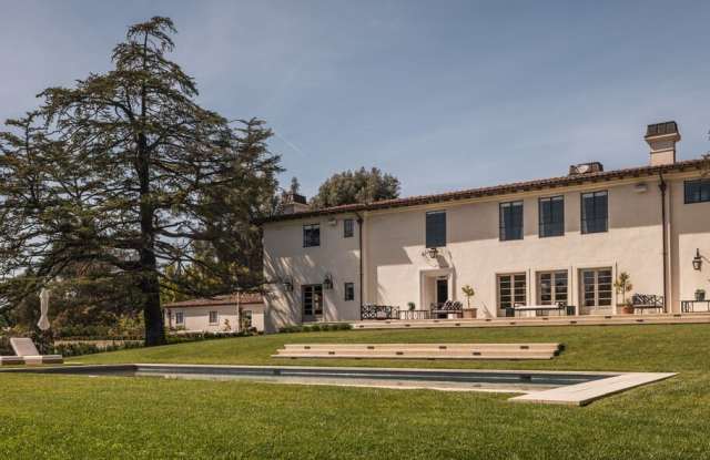 115 N Carolwood Dr Gallery 2