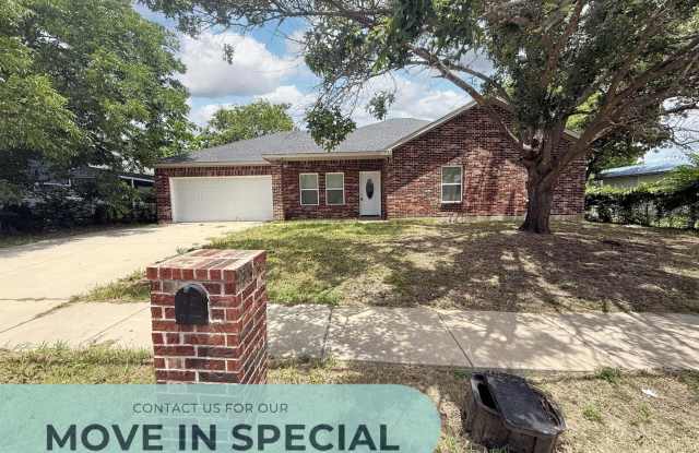 Inviting Greenville Home with Fresh Finishes photos photos