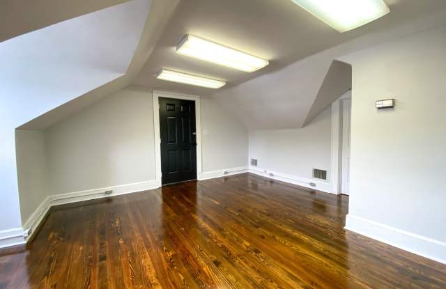 7752 Williamson RD - 7752 Williamson Road, Hollins, VA 24019