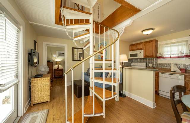 Old Town Apt Steps From Duval photos photos