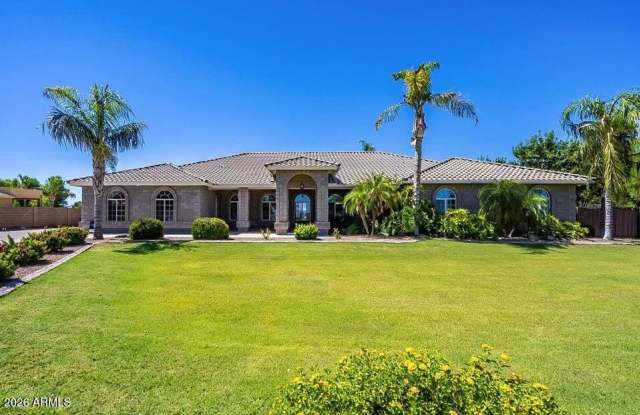 2607 E MELROSE Street photos photos