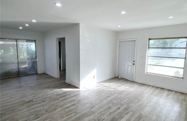 3000 NW 5th Ter photos photos