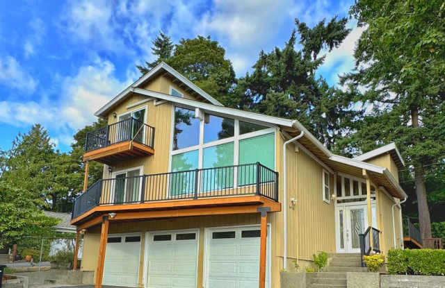 Mercer Island gem - 4 BD 2.5 Ba in Beautiful Mercer Island with new heat pump installed photos photos