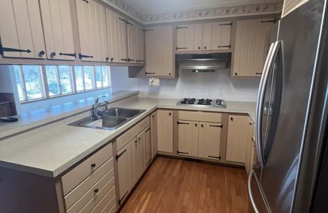 2 Bedroom House Available in Fulton Gallery 4