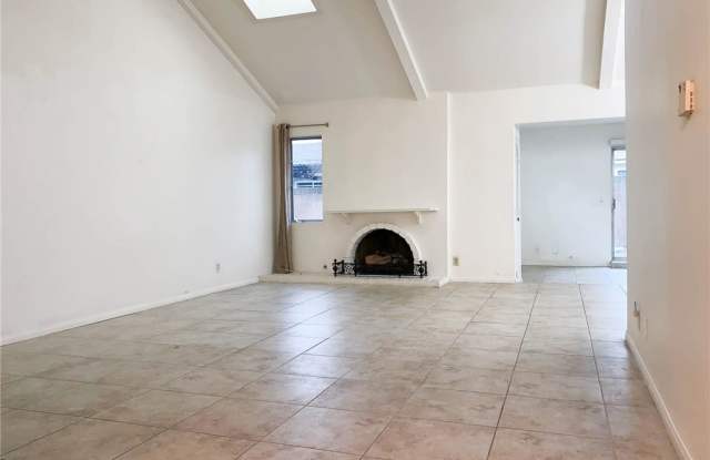 5935 Rexford Avenue Gallery 2