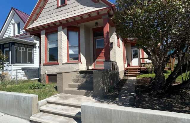 This charming property at 1005 W Park St in walking distants to Montana Tech. photos photos