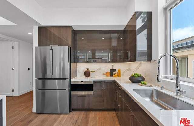 250 North Crescent Drive photos photos