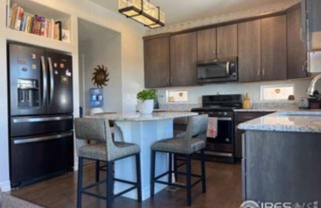 Premium Mtn Views 4 bed 4 bath home Erie! Gallery 3