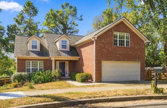 Stunning Modernized Brick Home in Nashville Gallery 1