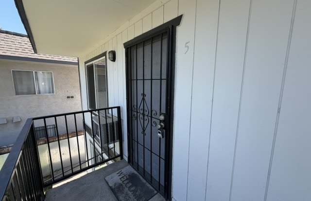 935 Kenwood Avenue - 5 Gallery 2