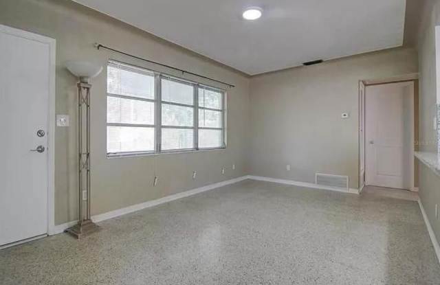 5286 28TH AVENUE N Gallery 3