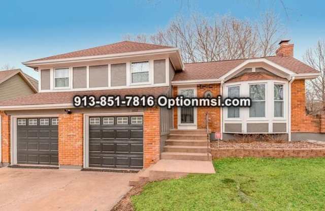 2008 East Sunvale Drive - 2008 East Sunvale Drive, Olathe, KS 66062