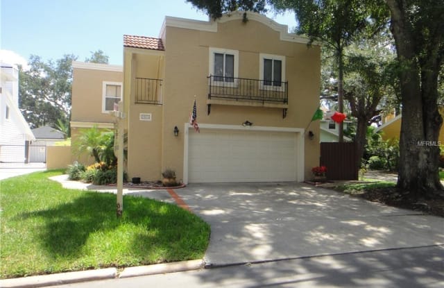 2924 W KNIGHTS AVENUE - 2924 West Knights Avenue, Tampa, FL 33611
