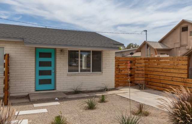 2507 East Oak Street Gallery 4