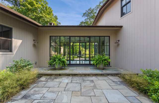 20 Mianus River Road Gallery 2