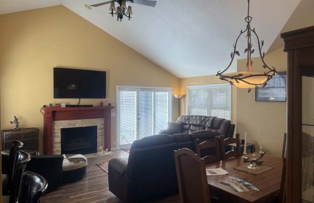 1004 Uri Lane #2 - 2 photos photos