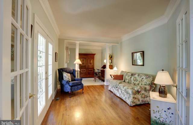 4773 CHARTER COURT Gallery 4