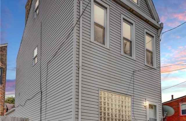 5264 Dresden Way Gallery 1