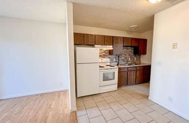 2112 Campus Drive #1 Gallery 2