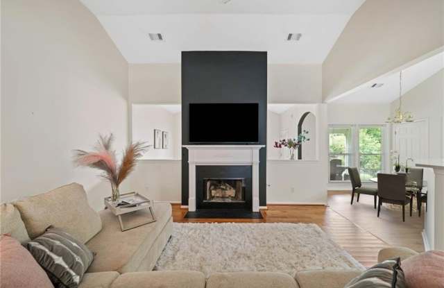 1595 Hill Crossing Court photos photos