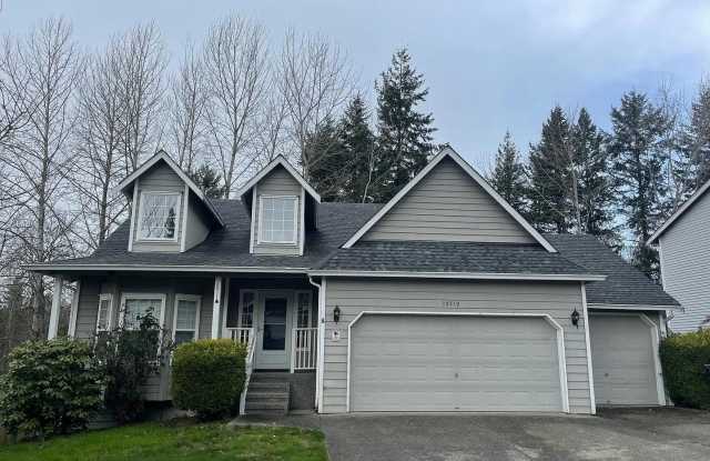 3 bed and 2.5 bath in the main floor photos photos