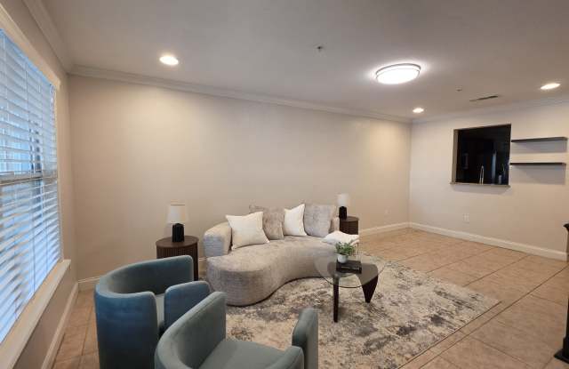 4639 Southwest 48th Drive - 1#151 Gallery 2