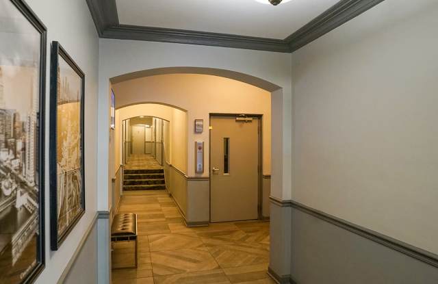 Gramercy Row Gallery 4