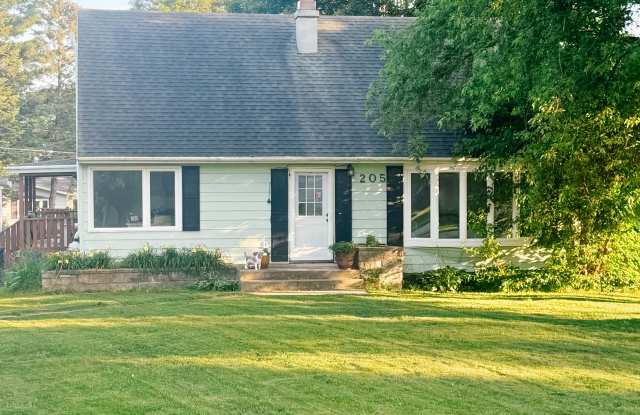205 Fairview Dr photos photos