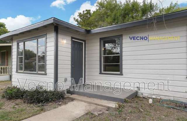 435 West Bedford Avenue photos photos